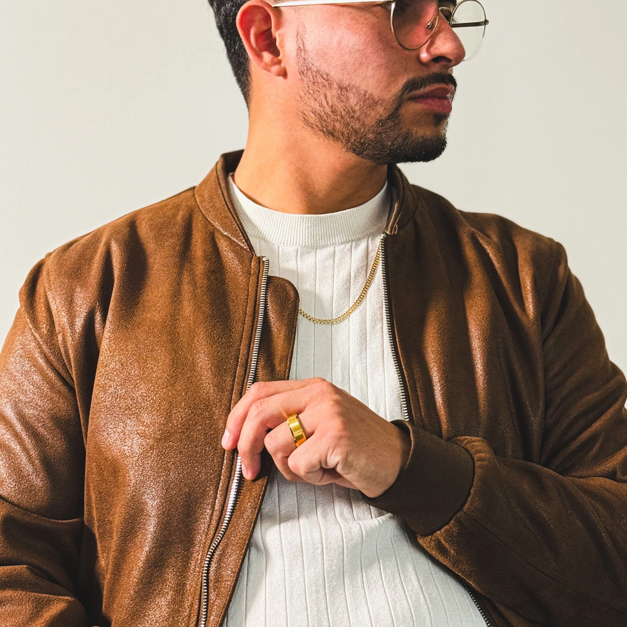 THE EXECUTIVE - Image 3