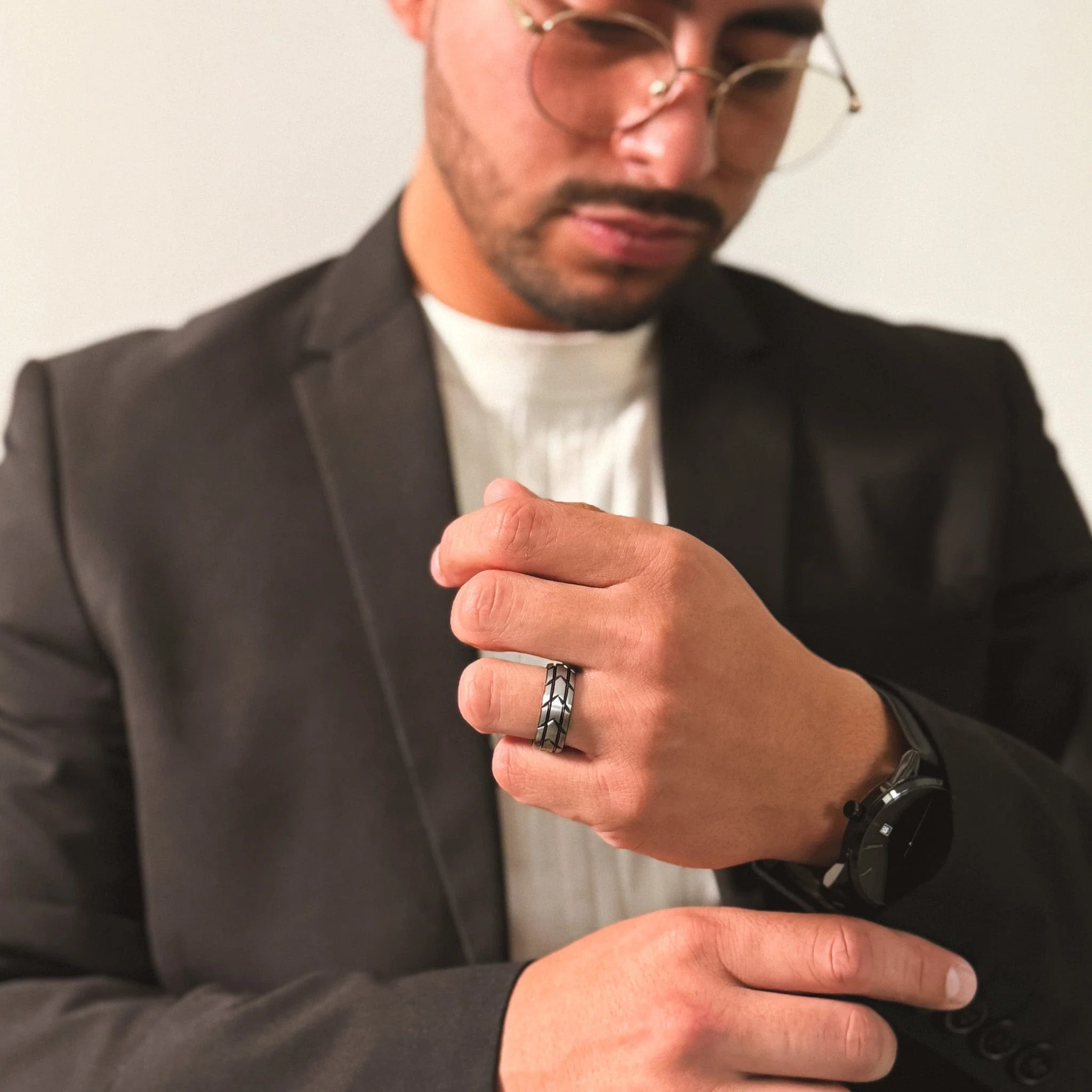 THE MECHANIC - Image 3